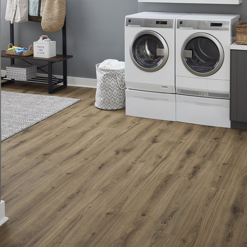 Mohawk Laminate Pro in Knightwood Oak (WHS:BSD)