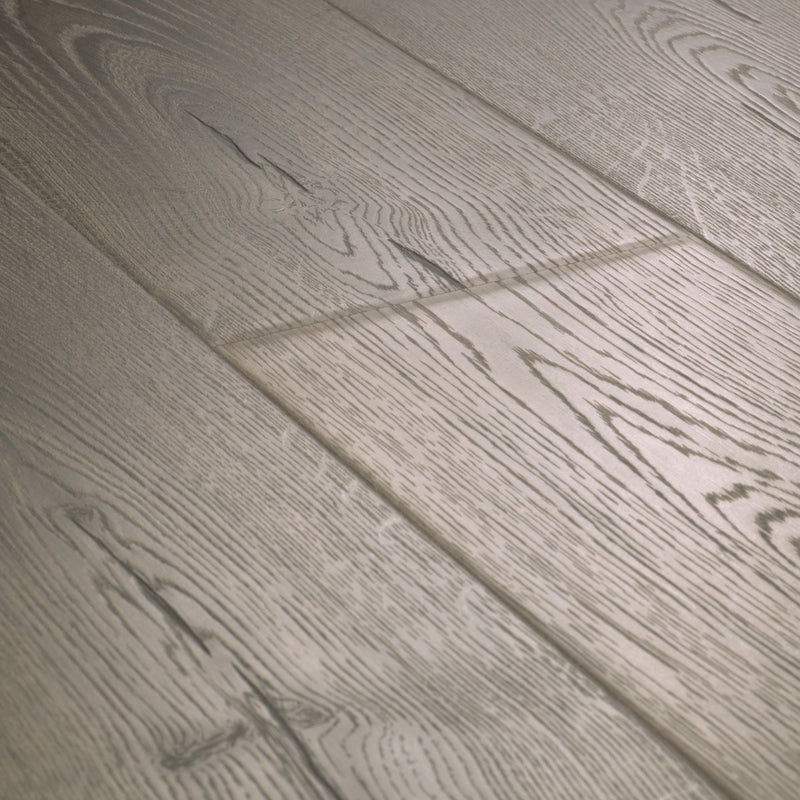 Mohawk Laminate Outlast in Thornbury Oak (WHS:THO)