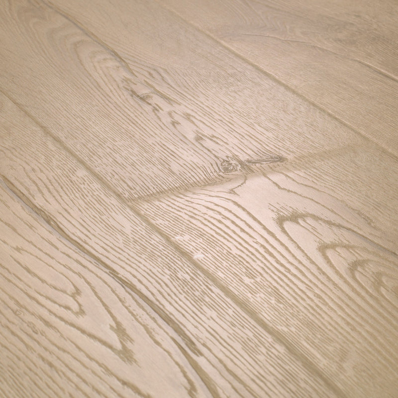 Mohawk Laminate Outlast in Vienna Oak (WHS:BSD/THO)