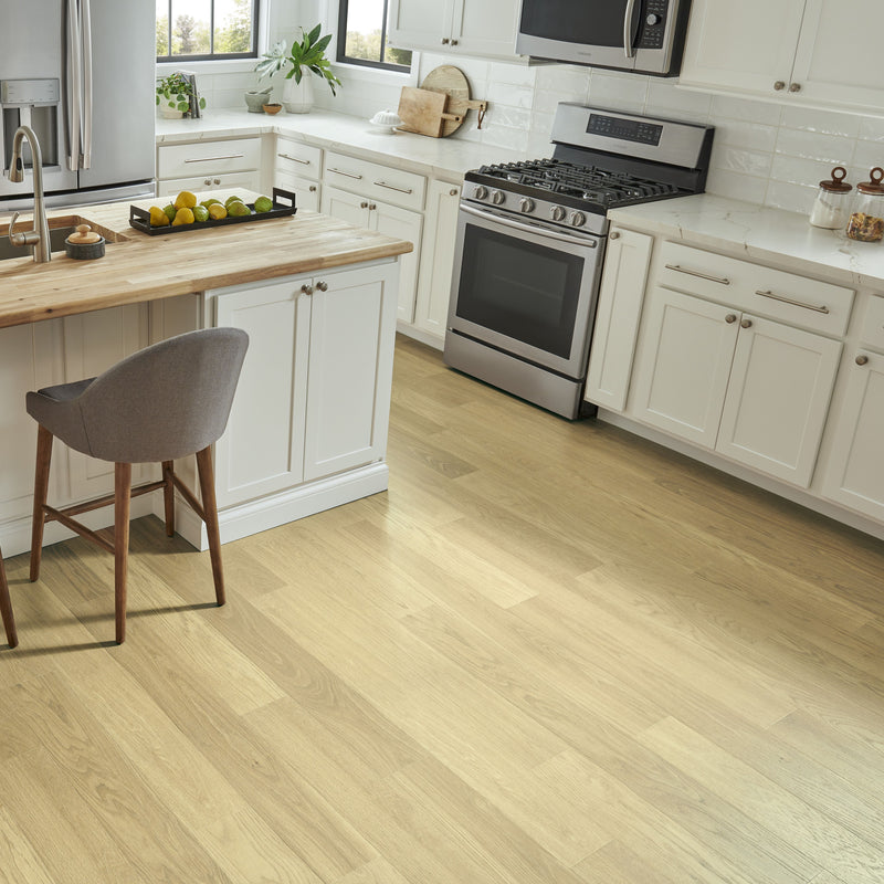 Mohawk Laminate Outlast in Frappe Hunt Oak (WHS:THO/BSD)