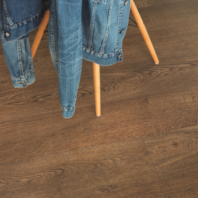 Mohawk Classic Plus Laminate in Old Oak Natural Plan (WHS:GHB)